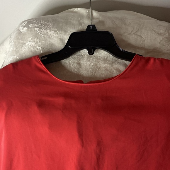 Women’ Dress Barn Red/Orange Short Sleeve Blouse Sz 22/24 EUC - Picture 5 of 5